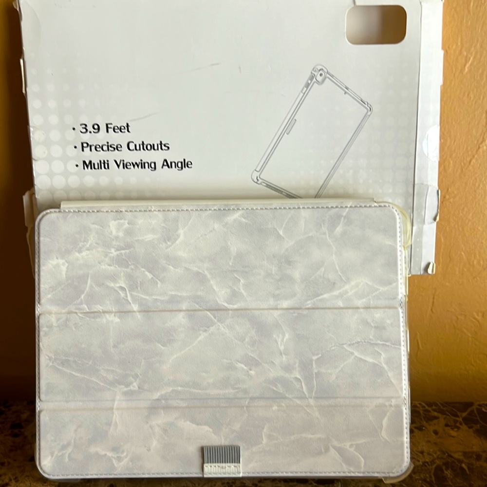 NWOT- Shockproof case for iPad air fourth generation, 2020.